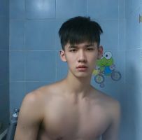 ชายแท้ กกนขาว