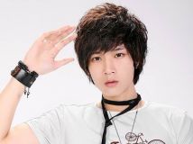 Cool New Asian Hairstyles for Young Men